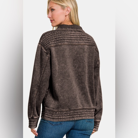 Zenana Acid Washed Half Snap Fleece Sweatshirt 10010000164 - Picture 2 of 3